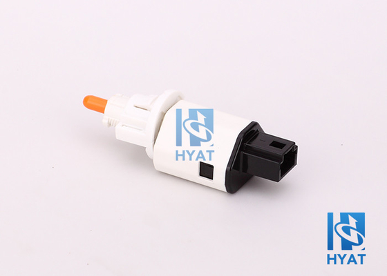 China Mechanical Plastic Replacement brake light switch for for Renault 25 32 000 05R/25 32 092 43R supplier